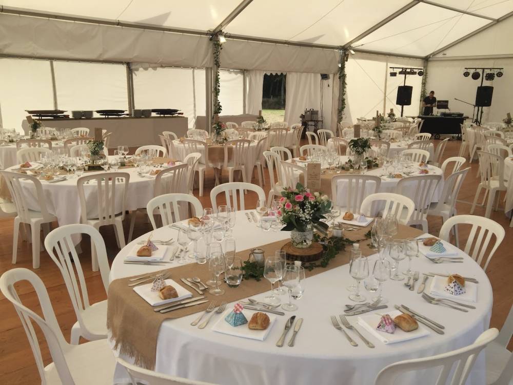tables rondes, chaises miami.jpg